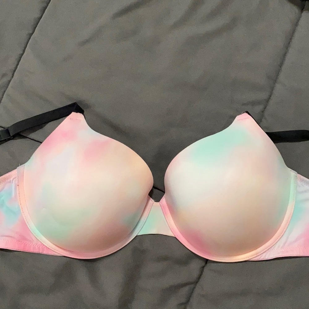 PINK Victoria’s Secret Lined t-shirt bra 36DDD